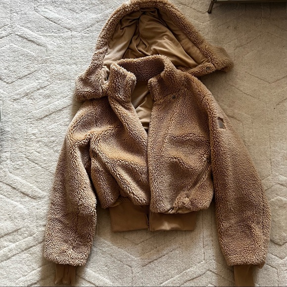 ALO Yoga Jackets & Blazers - Alo yoga Foxy Sherpa jacket camel brown tan hood soft fuzzy xs cropped